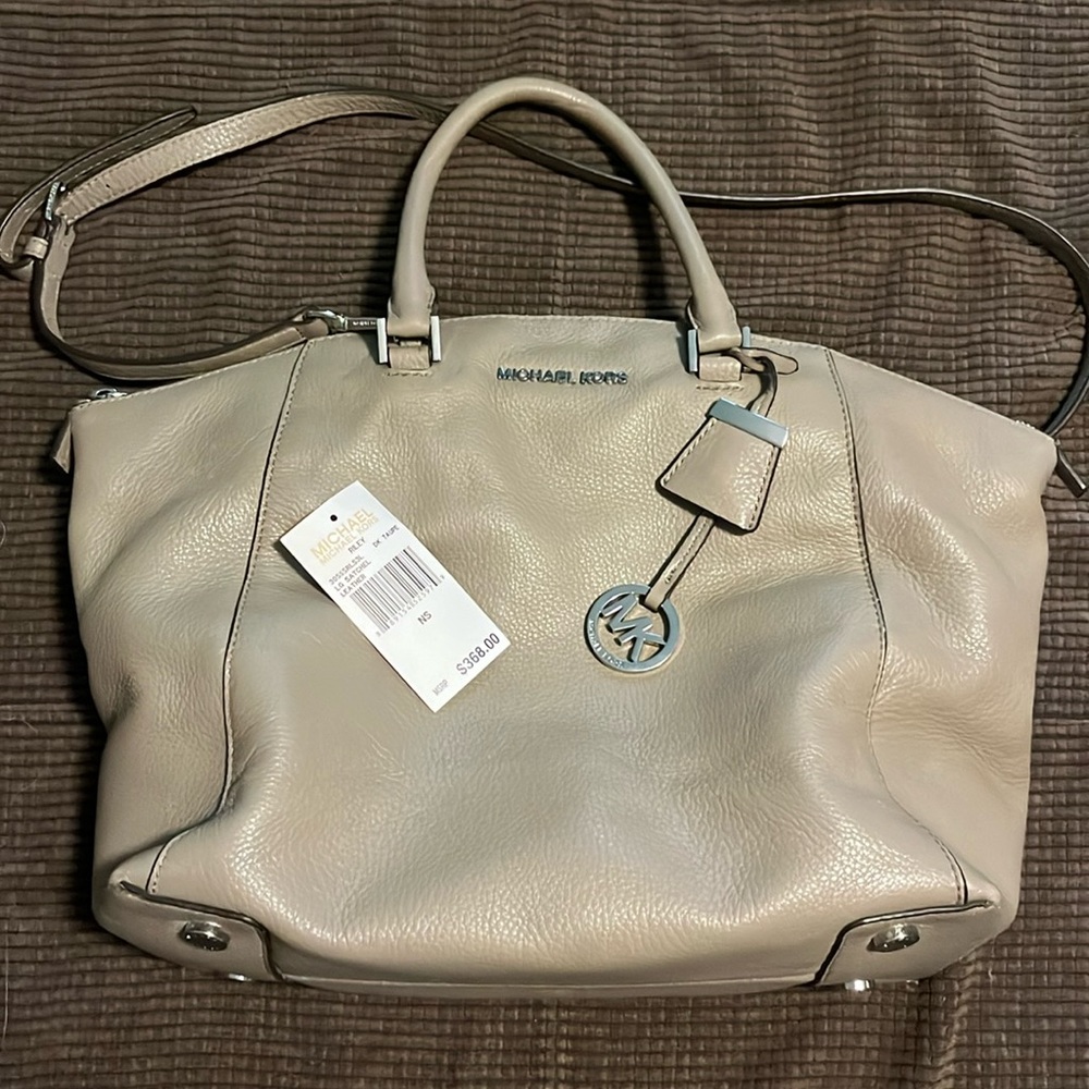 Michael Kors Riley Large Satchel